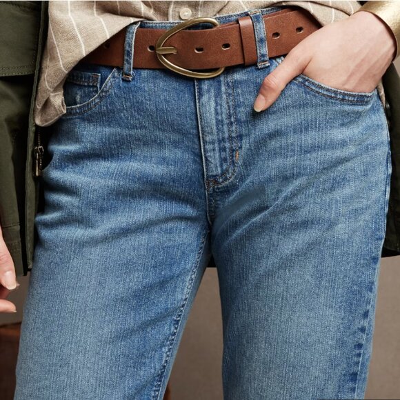 Brand New Banana Republic GIRLFRIEND MEDIUM WASH JEAN - Picture 3 of 16